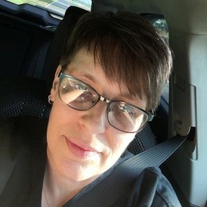 Meet your Posher, Cynthia